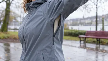 Illustrasjon av lufting ved en jakkeåpning, uten å vise en bestemt produktmodell